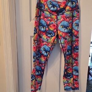 CVG capri length Kitty leggings womans Medium